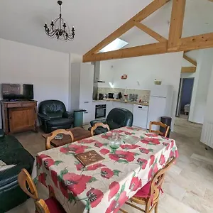 Hébergement de vacances Elegante Maison T4 Avec Terrasse Vue Rhone, Sablons (Drome)